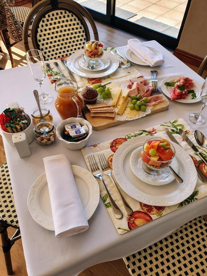 Over The Moon Guesthouse Йоханнесбург Экстерьер фото