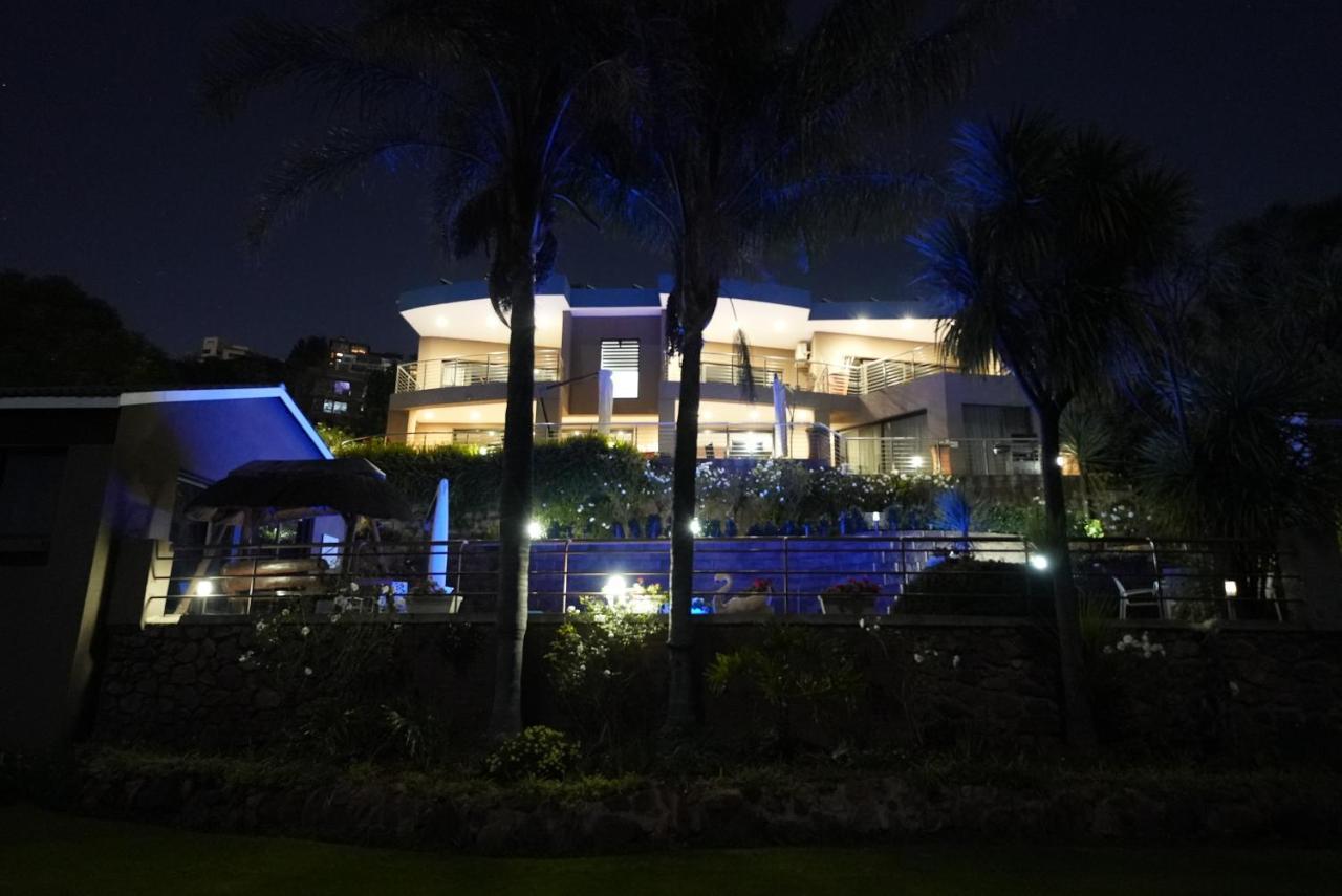 Over The Moon Guesthouse Йоханнесбург Экстерьер фото