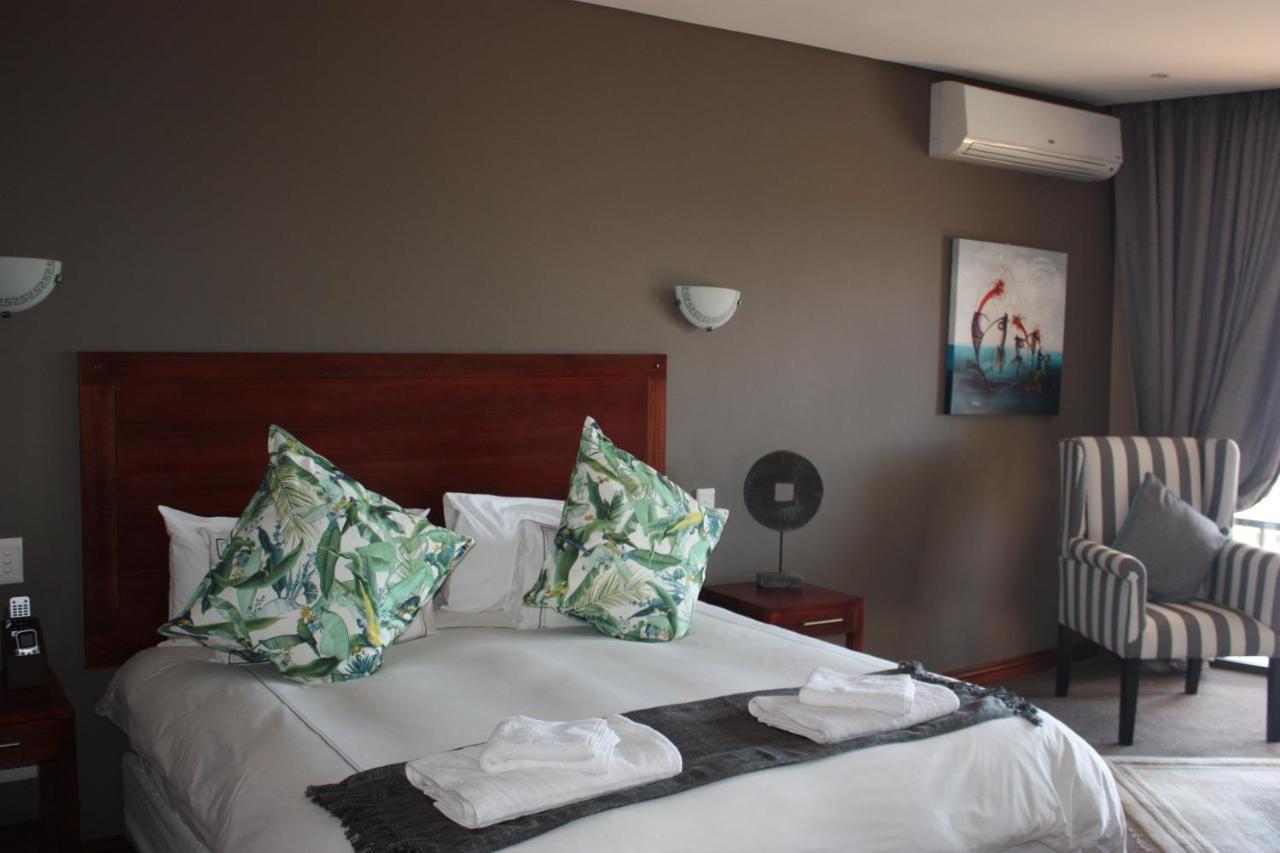 Over The Moon Guesthouse Йоханнесбург Экстерьер фото