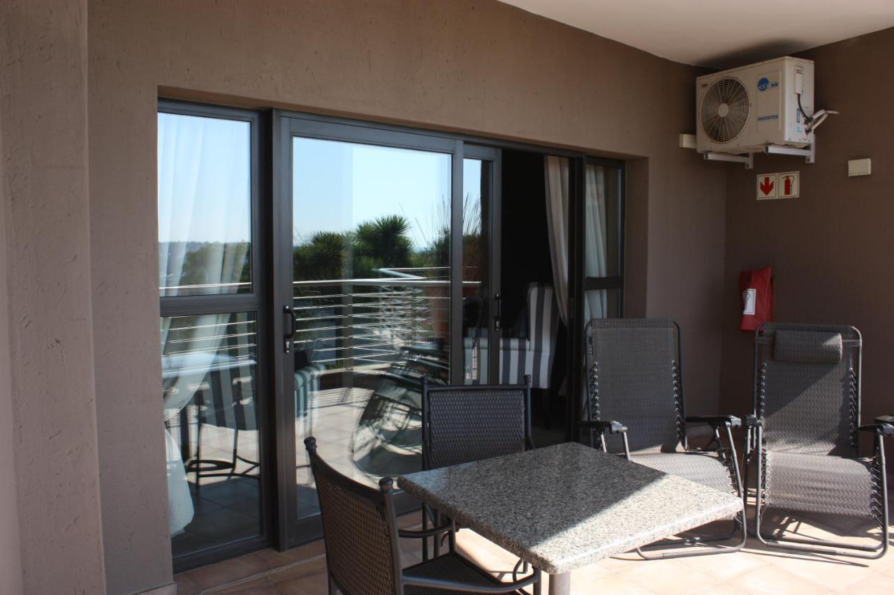 Over The Moon Guesthouse Йоханнесбург Экстерьер фото